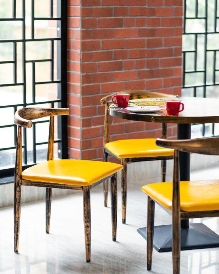 Couch & Cheese Homestel The Most Luxurious Hostel For Working Professionals & Students Pune Ngoại thất bức ảnh
