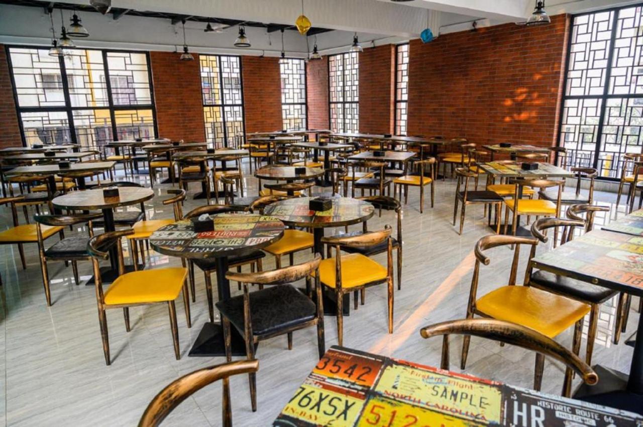 Couch & Cheese Homestel The Most Luxurious Hostel For Working Professionals & Students Pune Ngoại thất bức ảnh